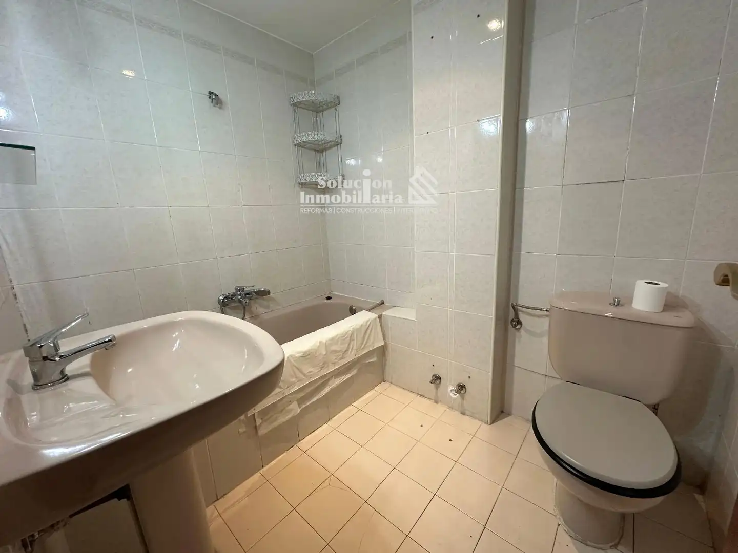 Baño de Piso en venta en Santa Marta de Tormes con Calefacción y Terraza