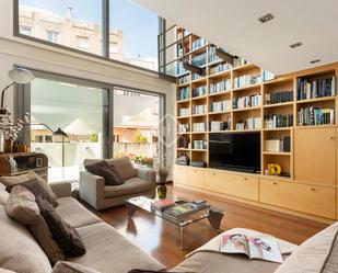 Sala d'estar de Casa o xalet en venda en  Barcelona Capital amb Aire condicionat i Terrassa