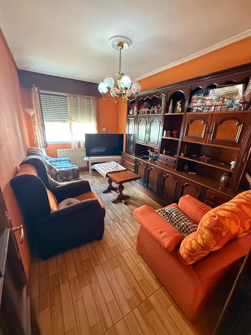 Sala de estar de Piso en venta en Barakaldo  con Calefacción, Trastero y Amueblado