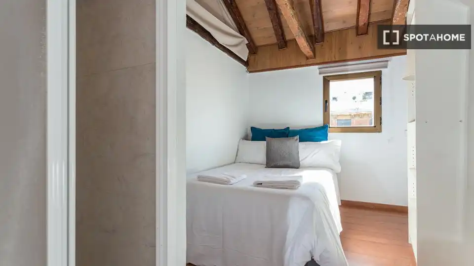 Room in Sol