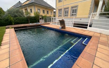 Piscina de Casa o xalet en venda en Sabadell amb Aire condicionat, Calefacció i Jardí privat