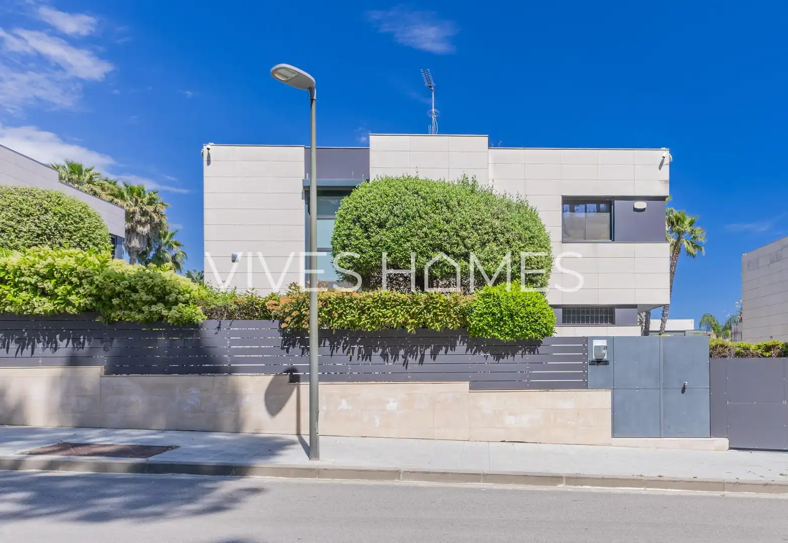 Vista exterior de Casa o chalet en venta en Sant Andreu de Llavaneres con Aire acondicionado, Calefacción y Jardín privado