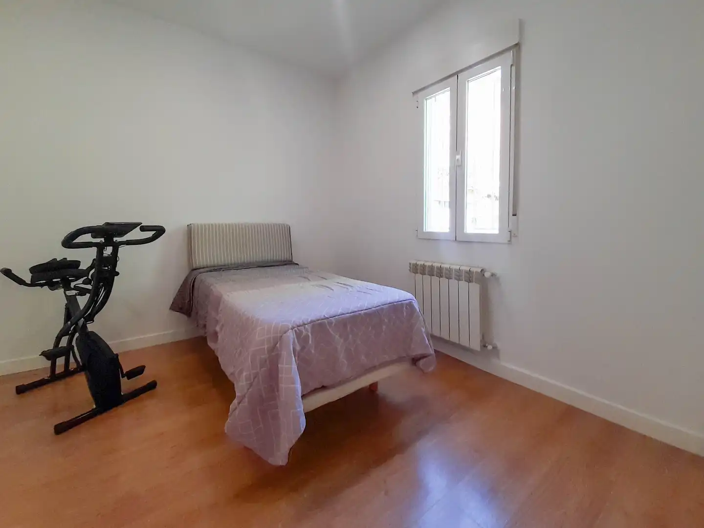 Bedroom of Detached homes for rent in Madrid  with Heating, Private garden and Parquet flooring