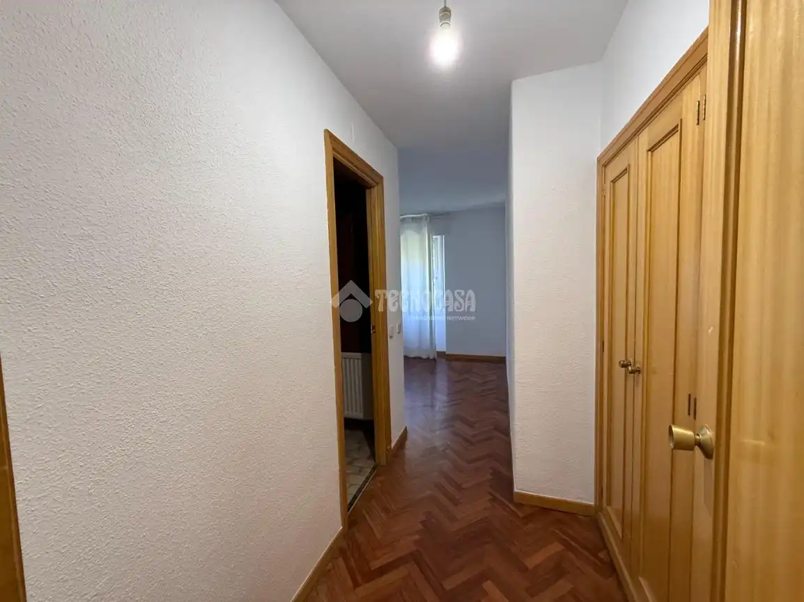 Flat for rent in Majadahonda  with Heating