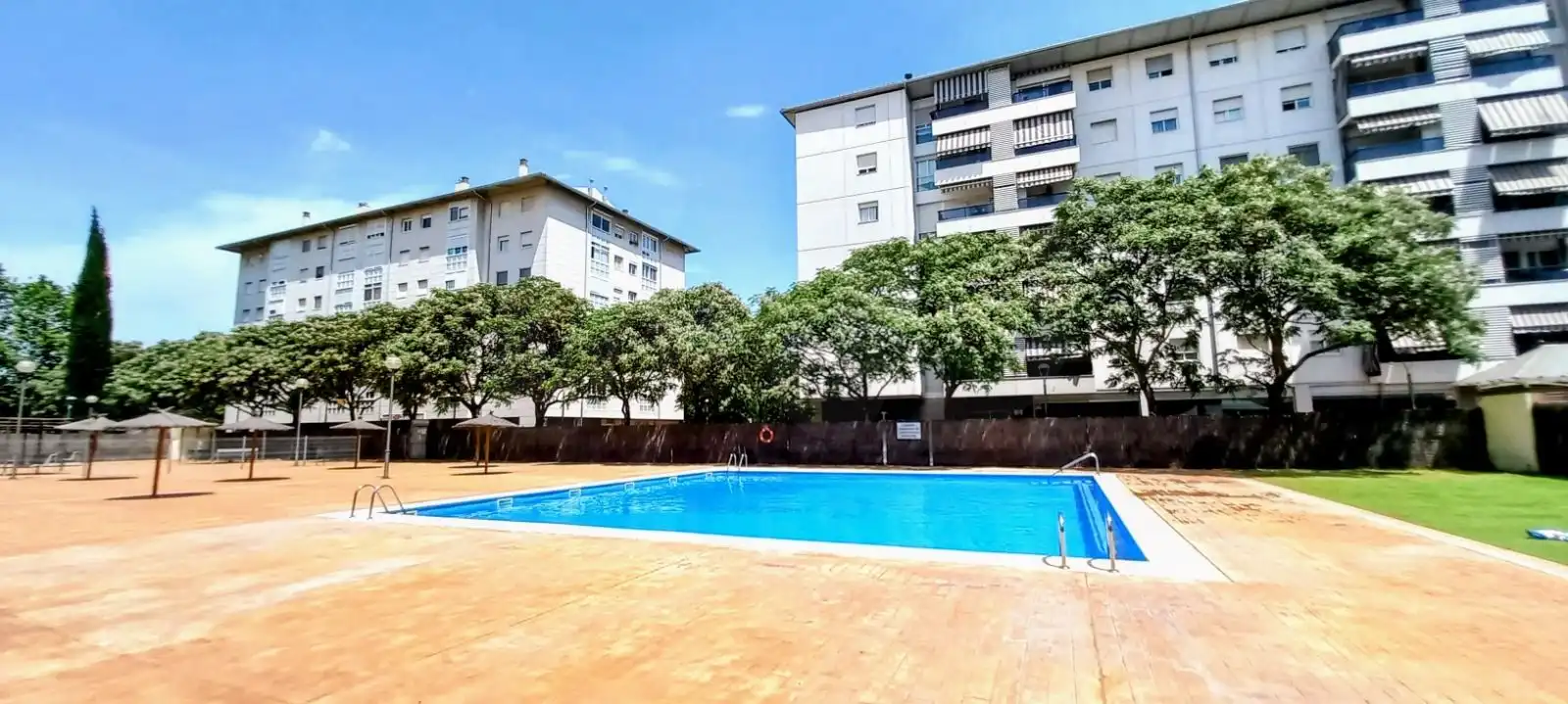 Swimming pool of Flat for sale in Cerdanyola del Vallès  with Air Conditioner, Heating and Swimming Pool