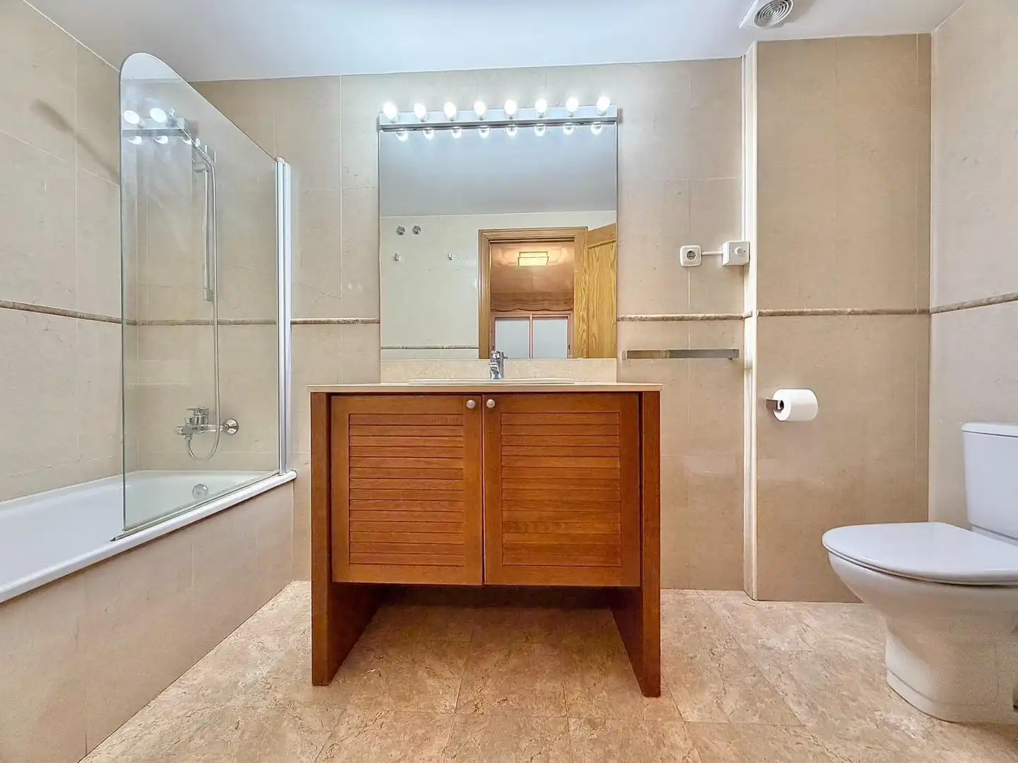Baño de Piso de alquiler en Terrassa con Calefacción, Parquet y Balcón