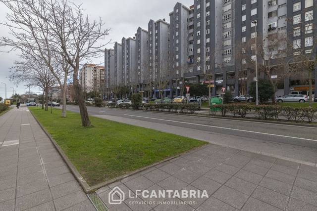 Piso en Venta en Avenida de los Castros en Los Castros