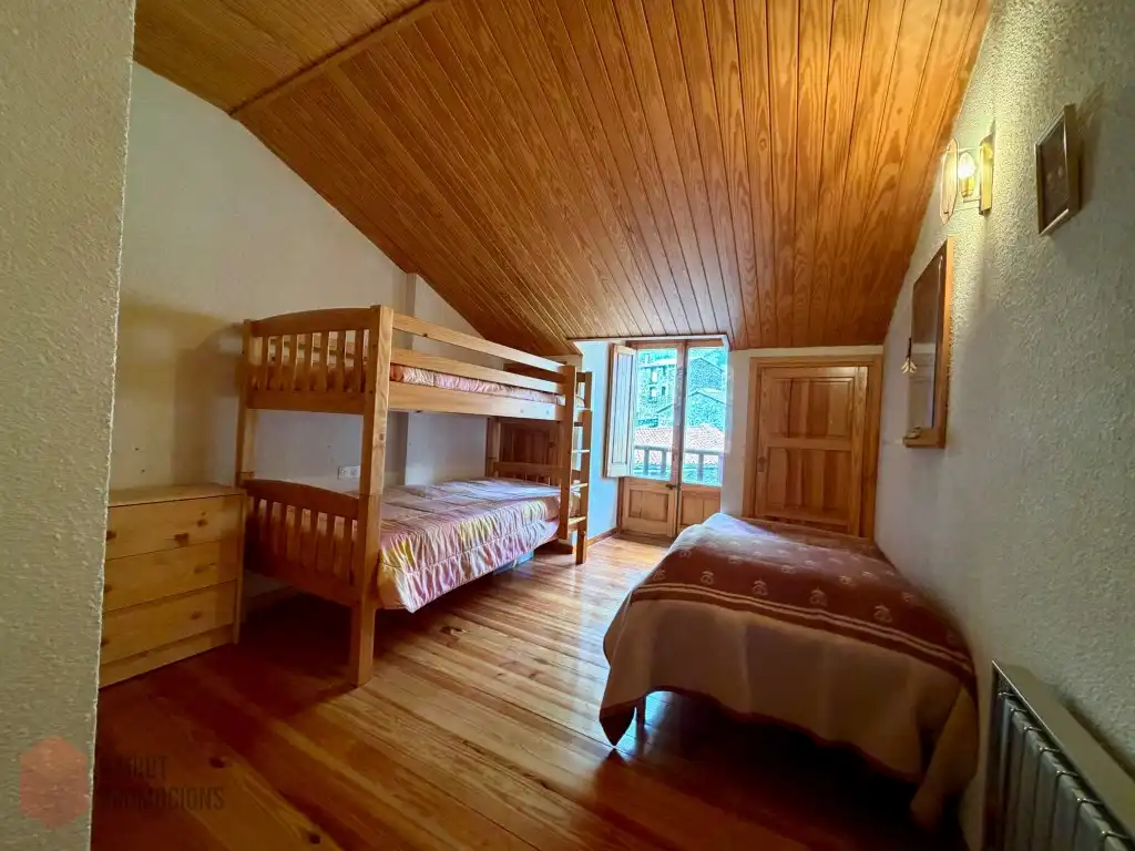 Schlafzimmer von Dachboden zum Verkauf in Setcases