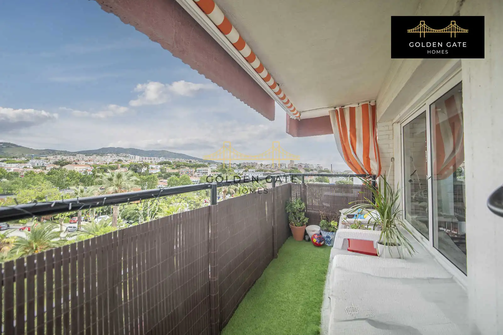 Balcony of Flat for sale in El Masnou  with Air Conditioner, Heating and Parquet flooring