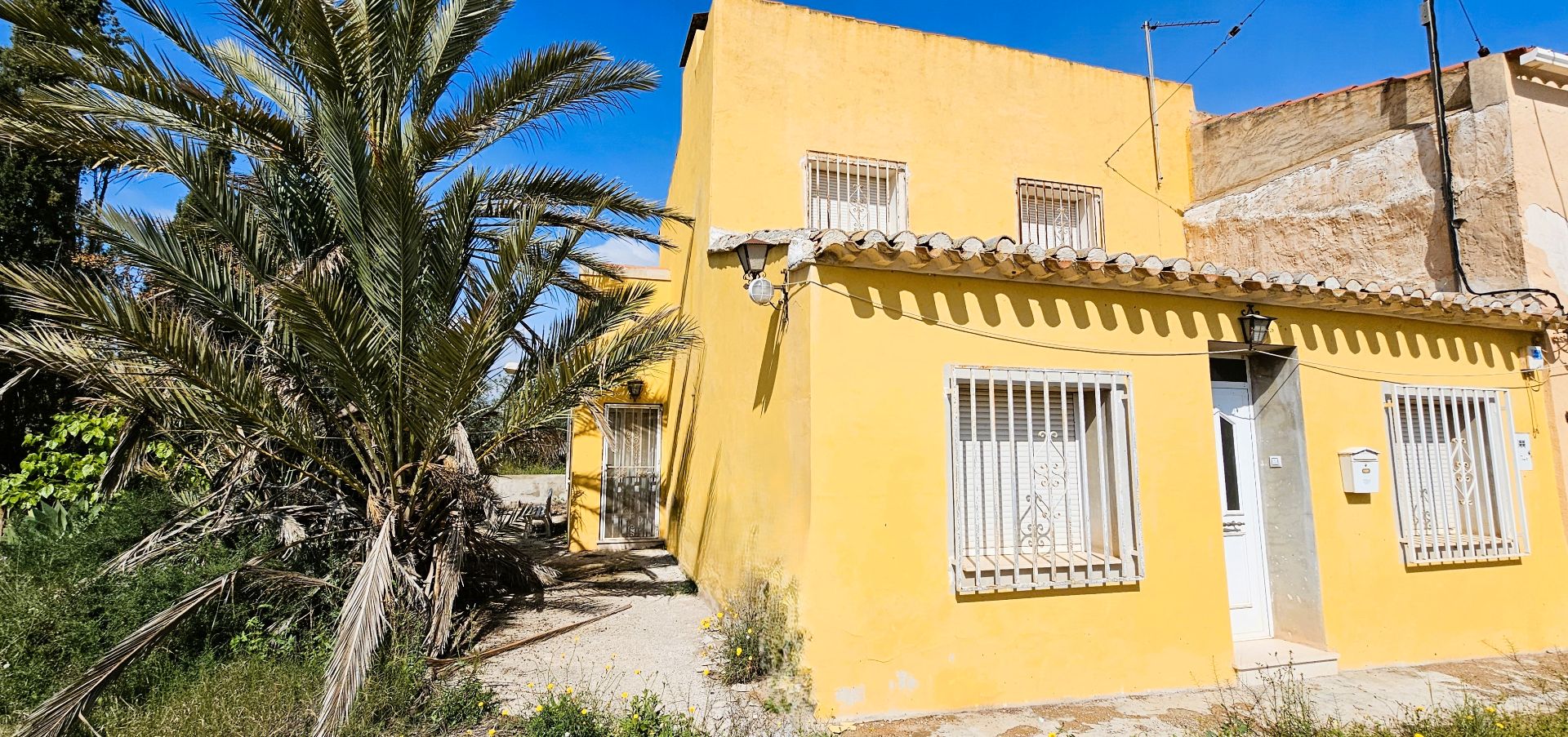 Vista exterior de Casa adosada en venta en Totana con Jardín privado, Terraza y Trastero