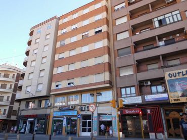Flat with lift to rent in Almansa