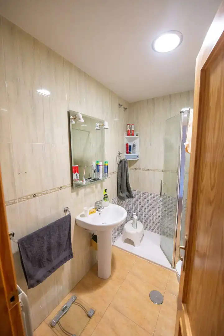 Bathroom of Flat for sale in Plasencia  with Air Conditioner, Heating and Furnished