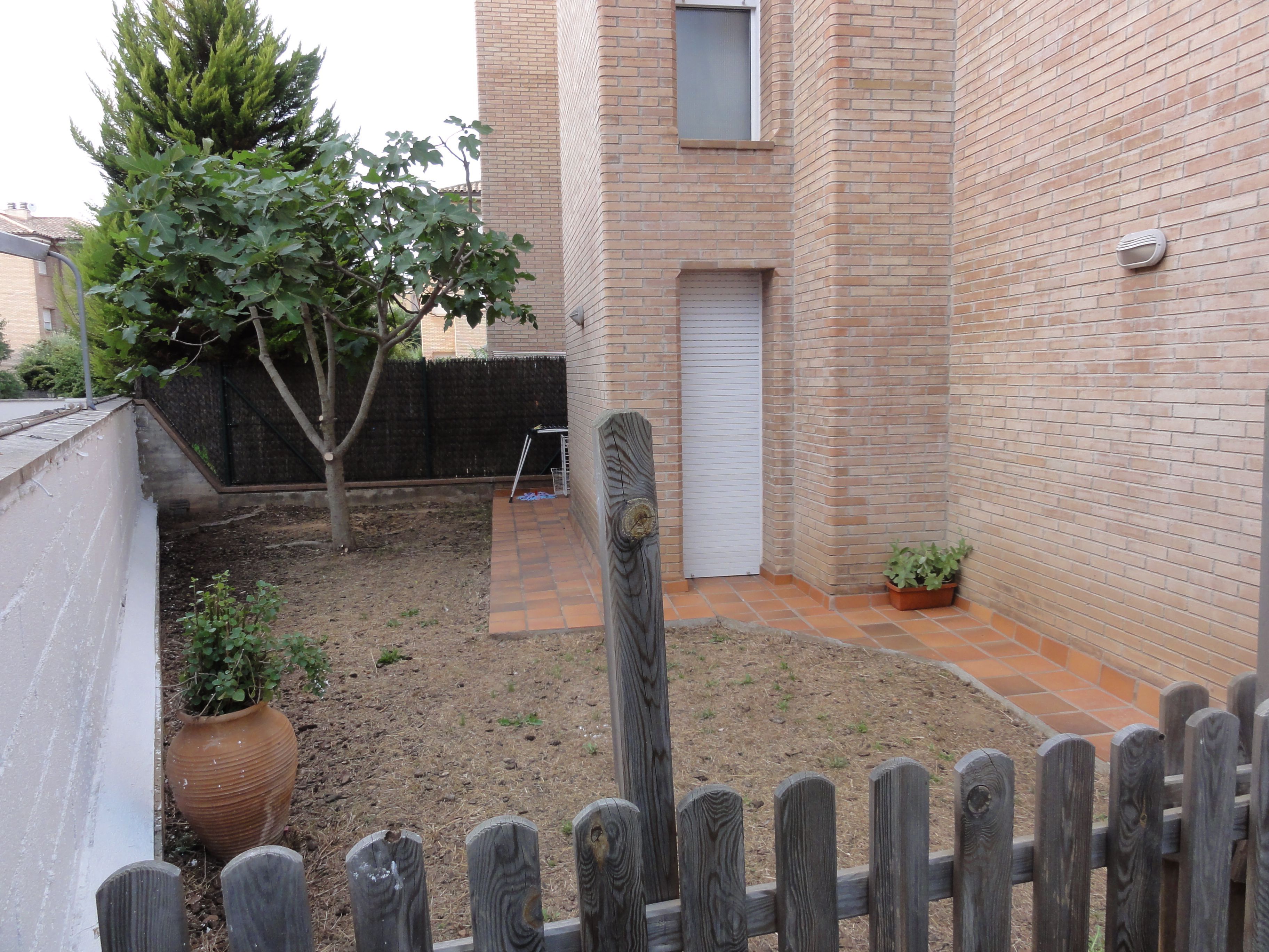 Planta baja to rent in Begues