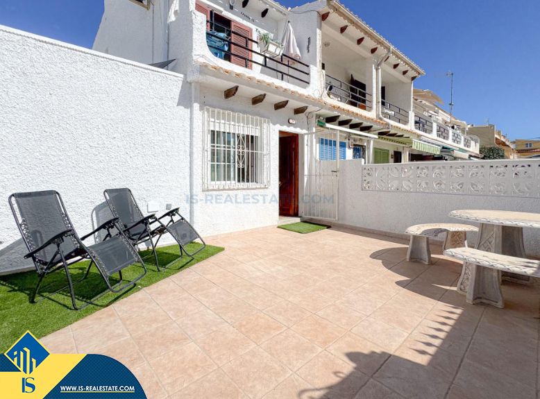 Exterior view of House or chalet for sale in Torrevieja  with Terrace and Furnished