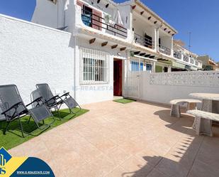 Vista exterior de Casa o xalet en venda en Torrevieja amb Terrassa i Moblat