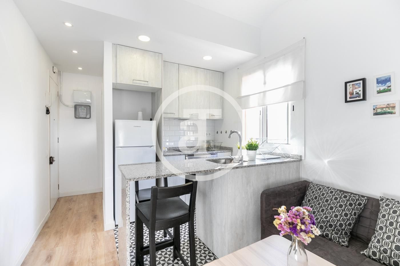 Cuina de Pis de lloguer en  Barcelona Capital amb Moblat, Forn i Rentadora