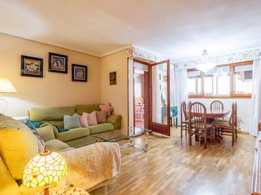 Piso con ascensor en venta en Avenida de Juan Carlos I 9