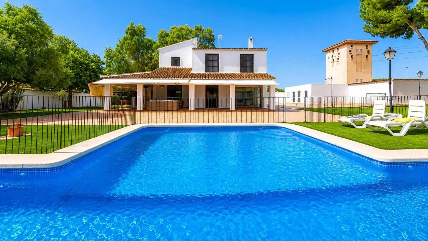 Vista exterior de Casa o chalet en venta en Santa Pola con Calefacción, Jardín privado y Parquet