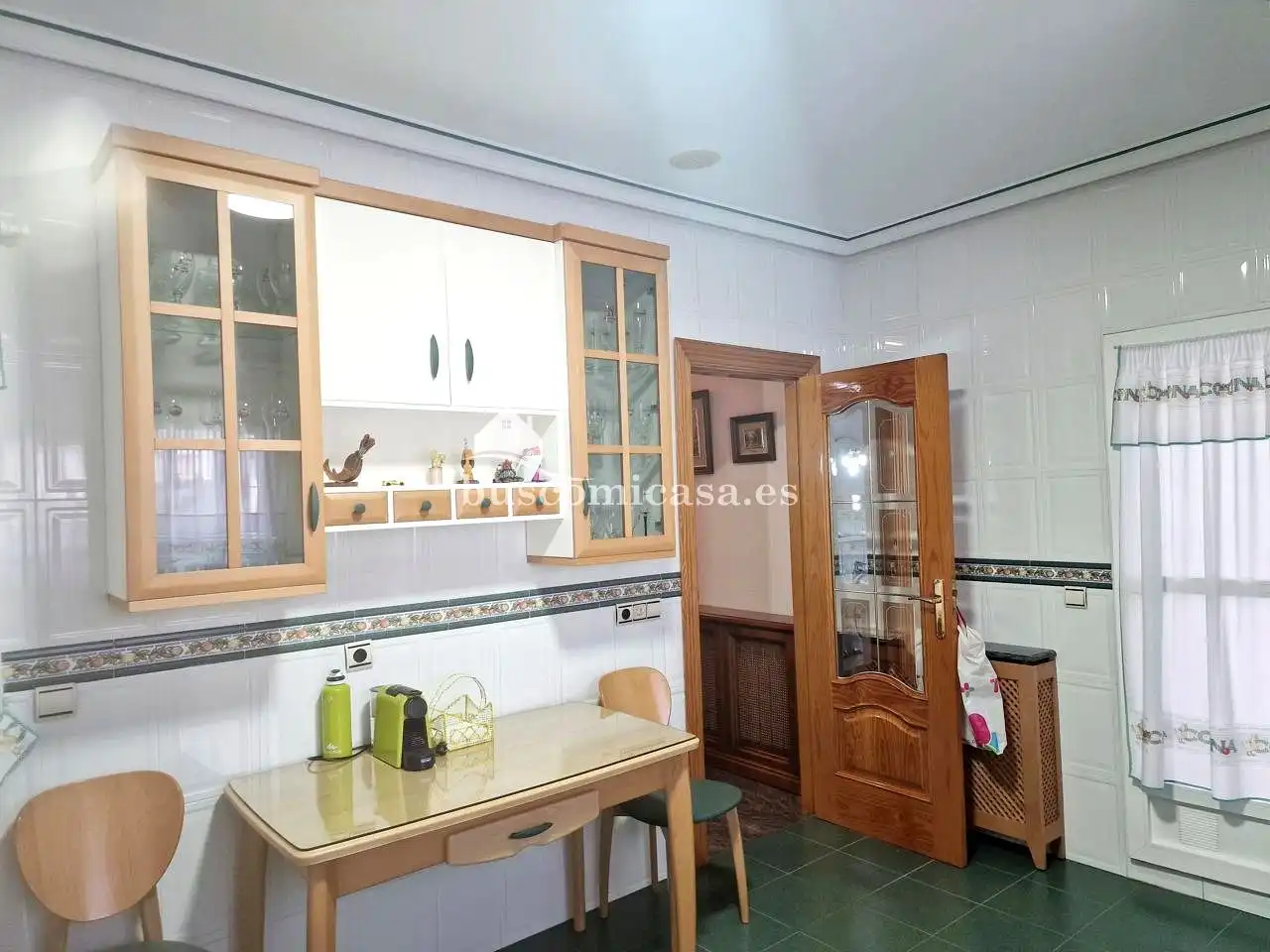Cuina de Casa adosada en venda en Torredelcampo amb Aire condicionat, Calefacció i Jardí privat