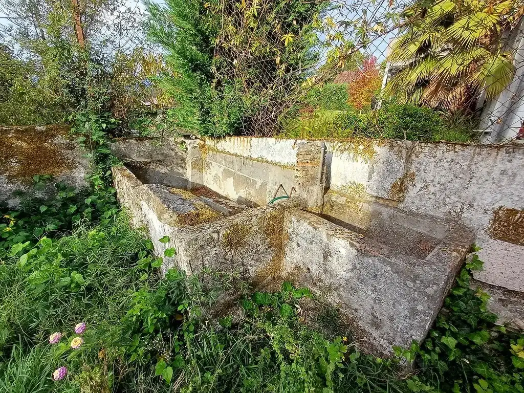Vista exterior de Casa o xalet en venda en Mondariz amb Calefacció, Jardí privat i Parquet