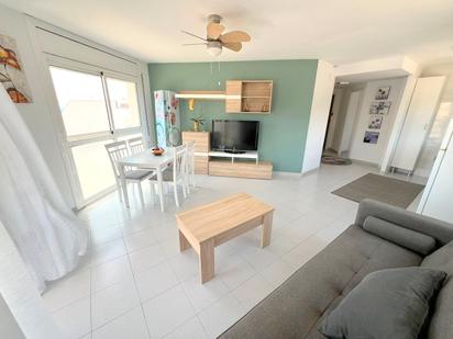 Living room of Apartment for sale in El Vendrell  with Terrace, Furnished and Washing machine
