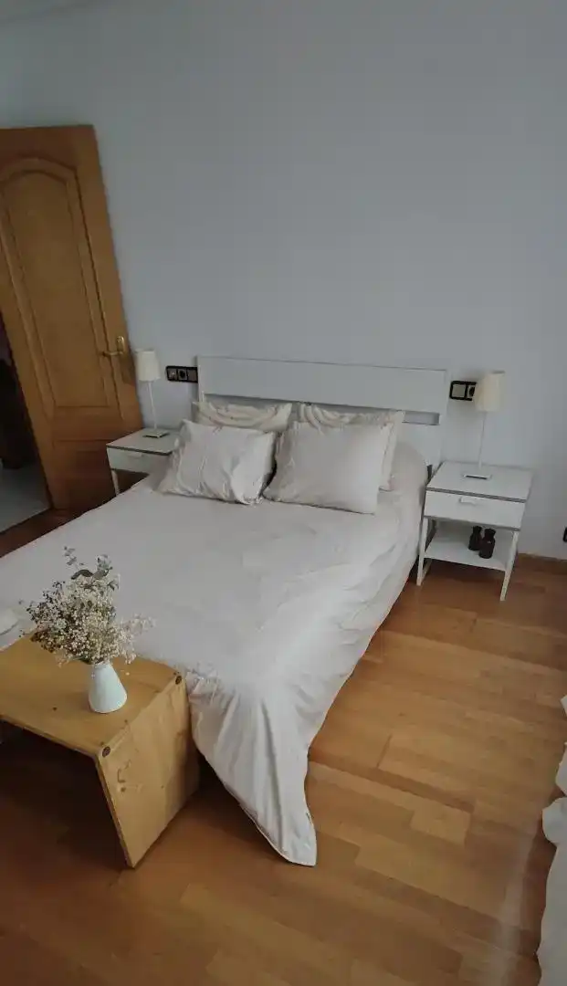 Dormitori de Pis en venda en Toreno amb Parquet, Traster i Balcó