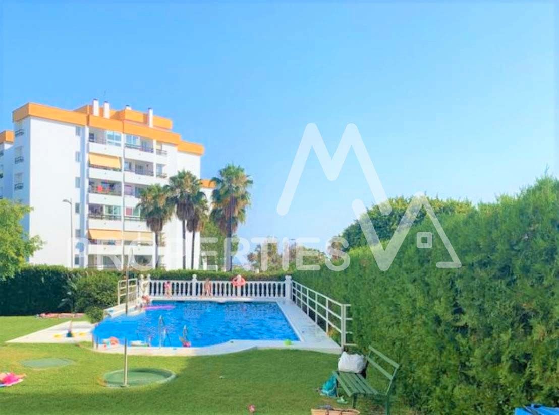 Piscina de Apartament en venda en Marbella amb Moblat, Forn i Rentadora