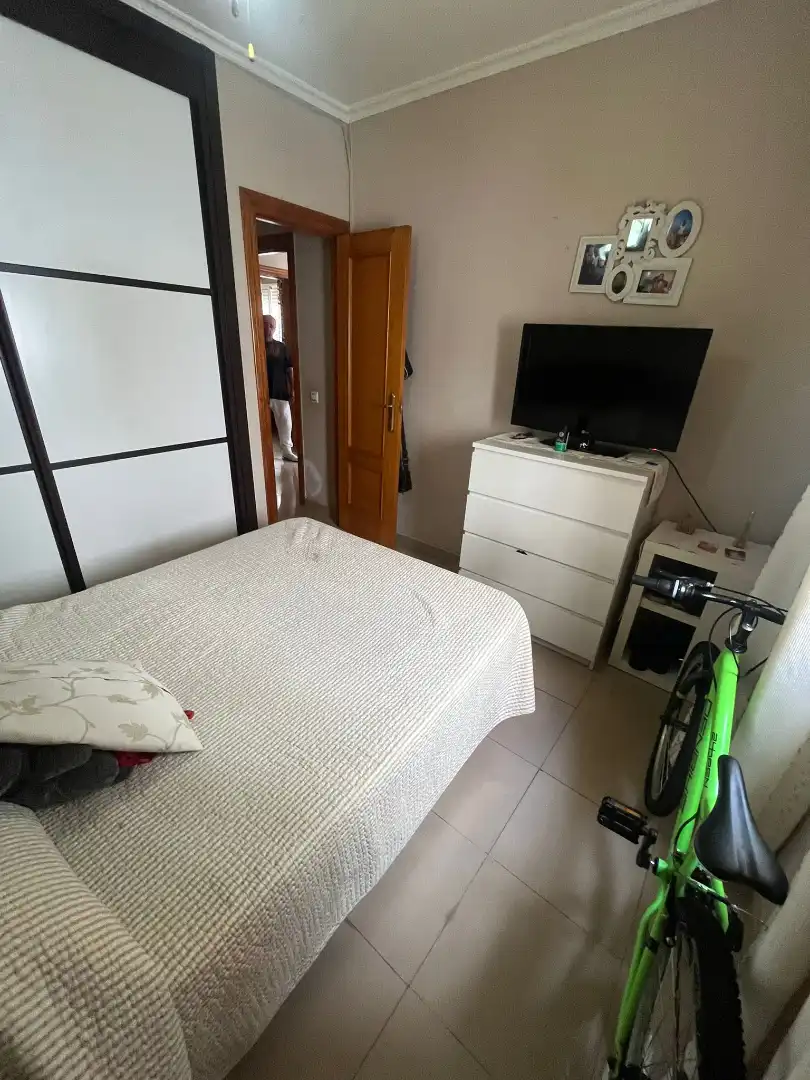 Bedroom of Flat for sale in Sevilla  with Terrace and Furnished
