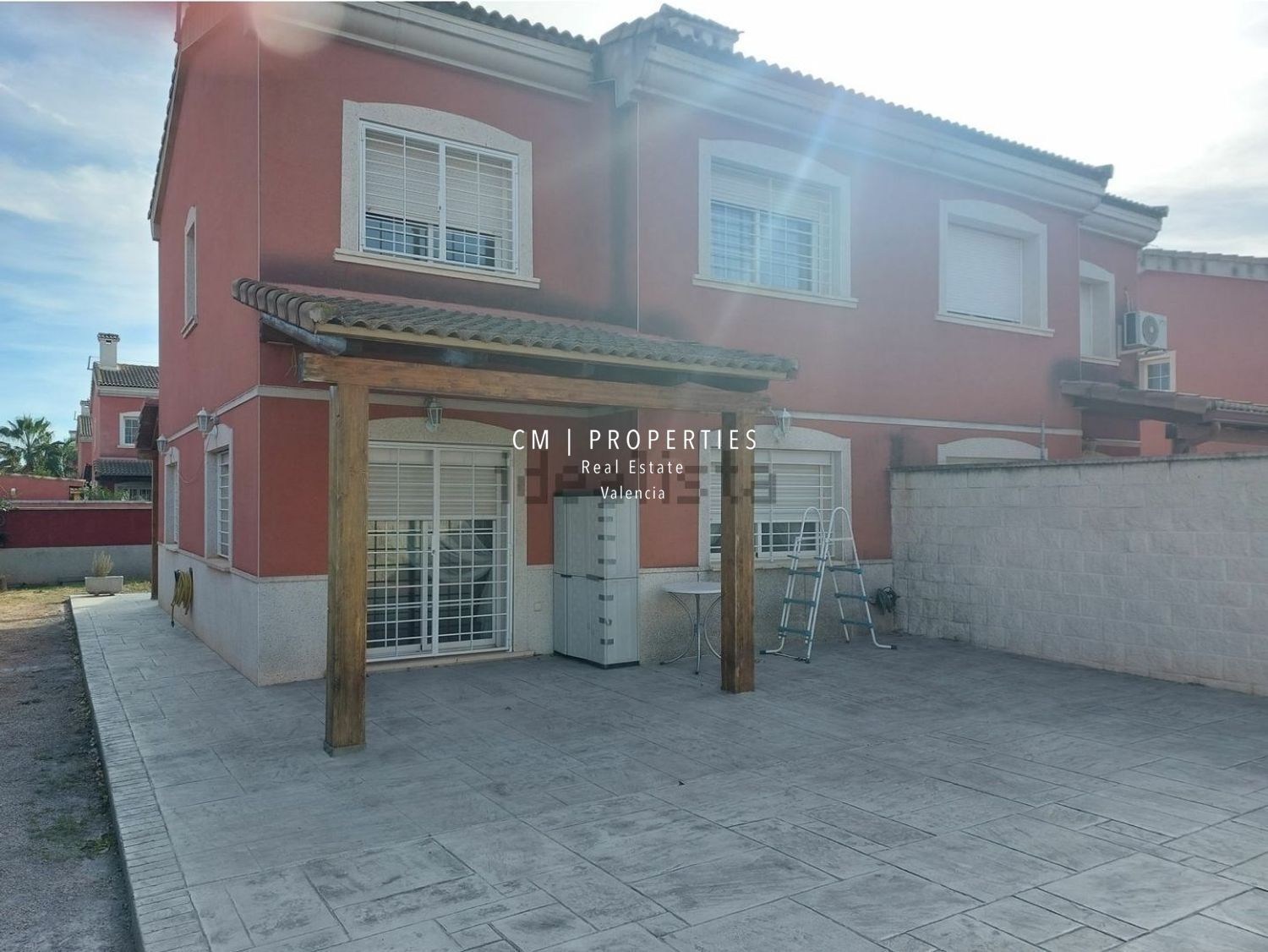 Exterior view of House or chalet to rent in La Pobla de Vallbona  with Heating, Terrace and Swimming Pool