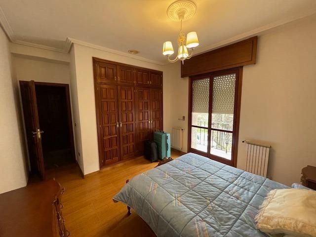 Dormitori de Casa o xalet de lloguer en O Irixo amb Jardí privat, Terrassa i Moblat