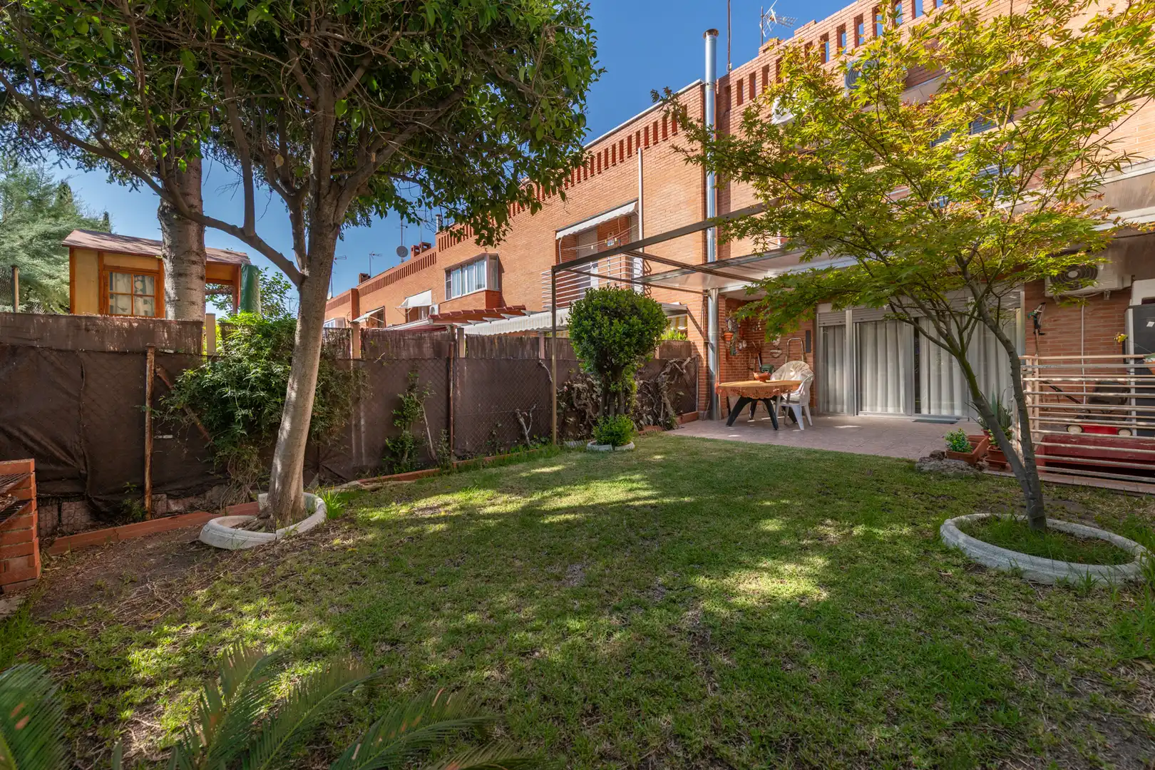 Jardí de Casa adosada en venda en Villaviciosa de Odón amb Aire condicionat, Jardí privat i Terrassa