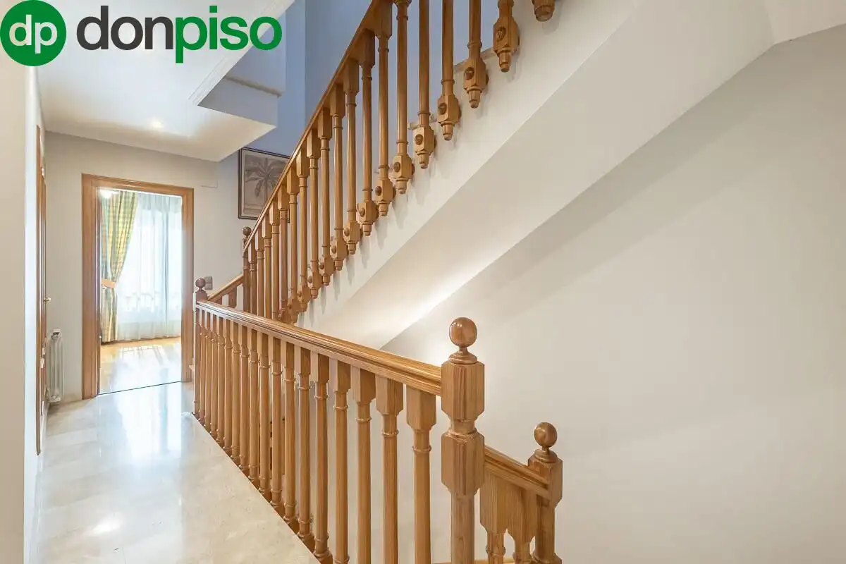 Casa adosada en venta en Granada con Calefacción, Jardín privado y Terraza