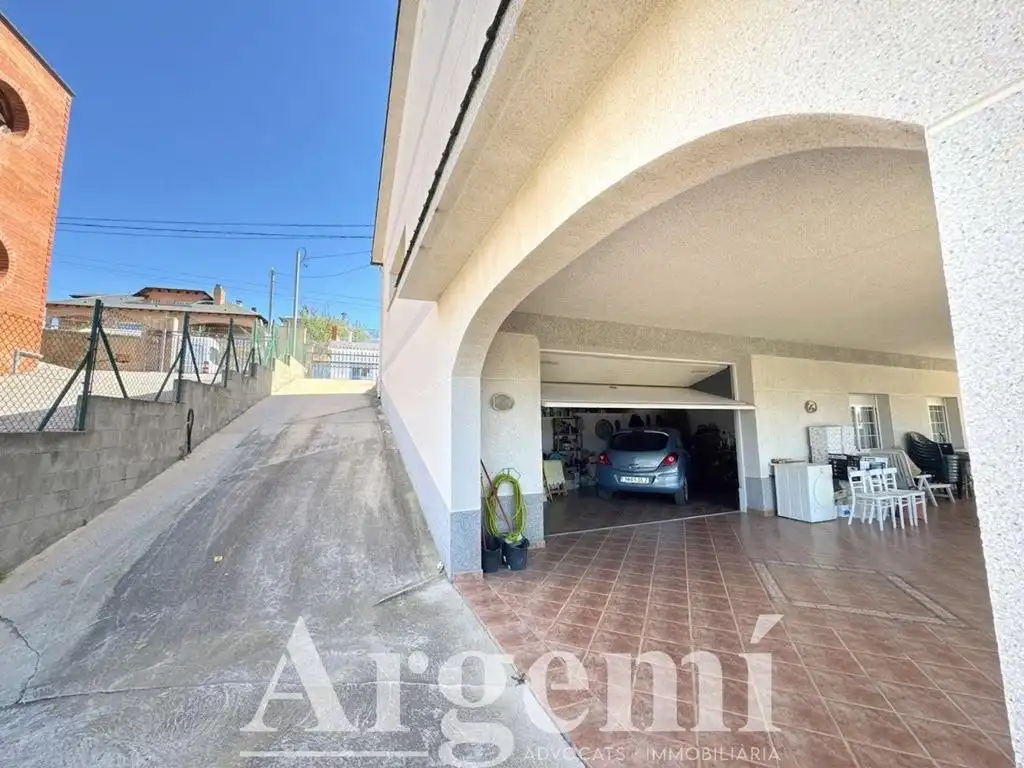 Vista exterior de Casa o xalet en venda en Lliçà d'Amunt amb Aire condicionat, Calefacció i Jardí privat