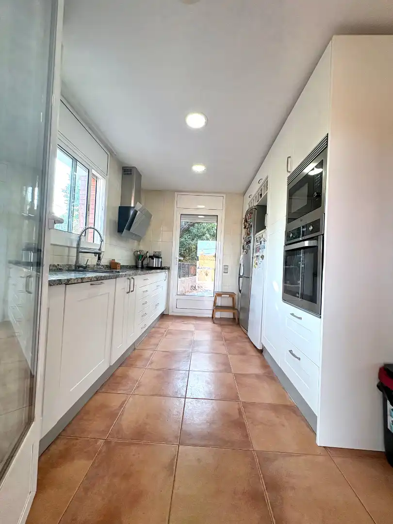 Cocina de Casa o chalet en venta en Rubí con Aire acondicionado, Calefacción y Jardín privado
