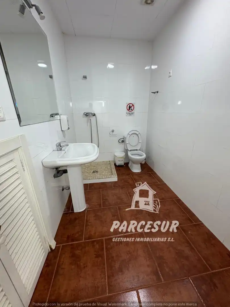 Bany de Local de lloguer en Córdoba