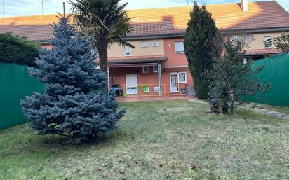 Garden of Single-family semi-detached for sale in León Capital   with Heating, Private garden and Parquet flooring