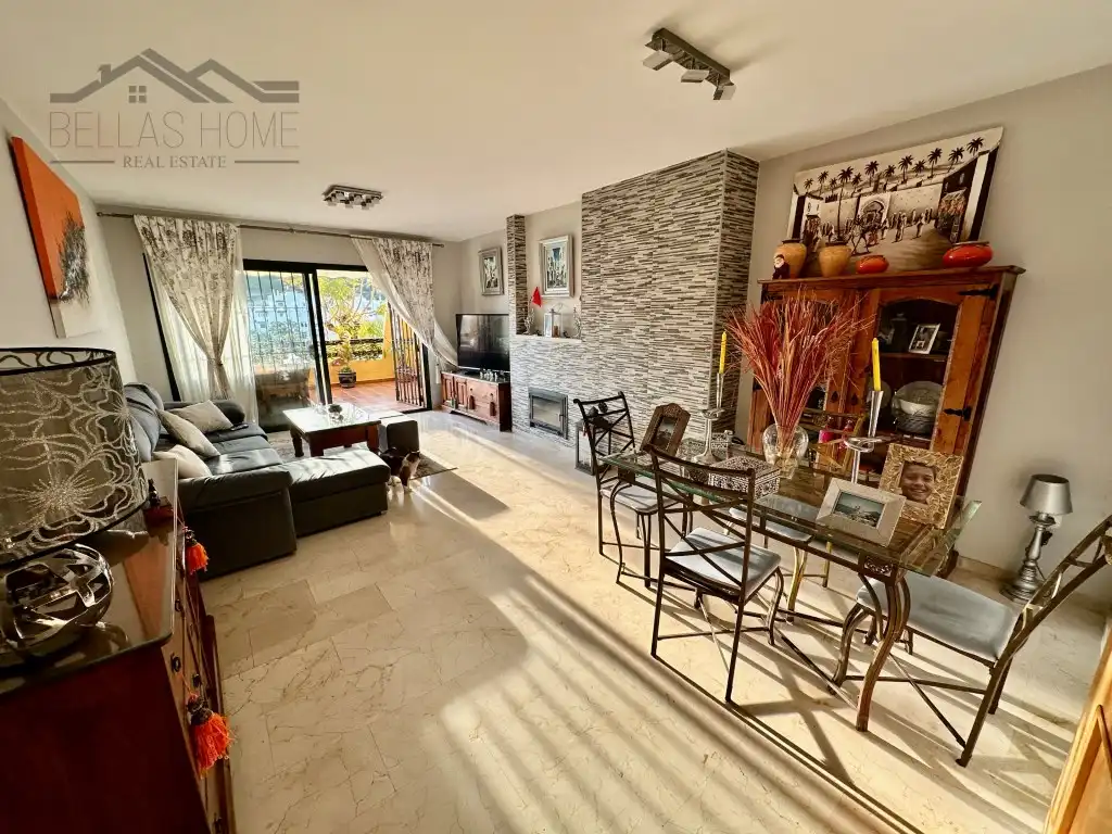 Sala de estar de Piso en venta en Estepona con Aire acondicionado, Terraza y Piscina