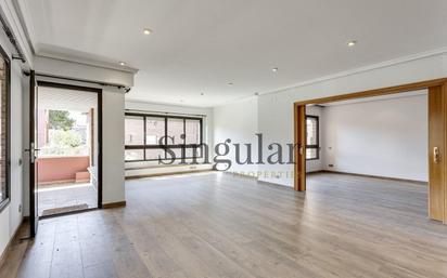 Living room of Flat for sale in  Barcelona Capital  with Air Conditioner, Heating and Terrace