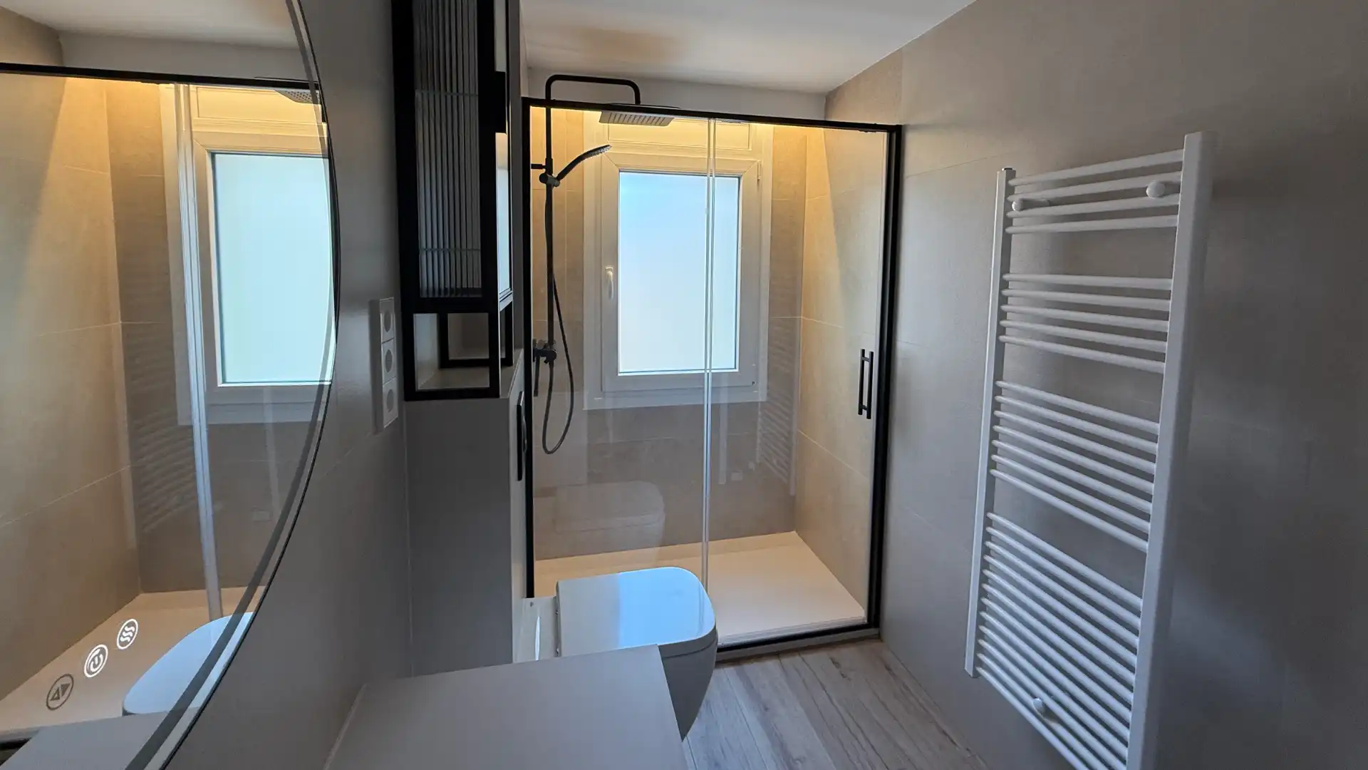 Badezimmer von Wohnung zum Verkauf in Reus mit Klimaanlage und Heizung