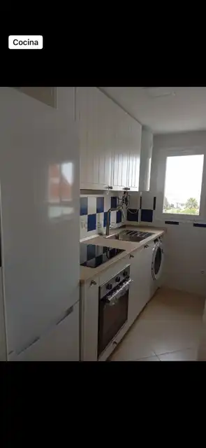Cuina de Apartament de lloguer en Benalmádena amb Aire condicionat, Moblat i Forn