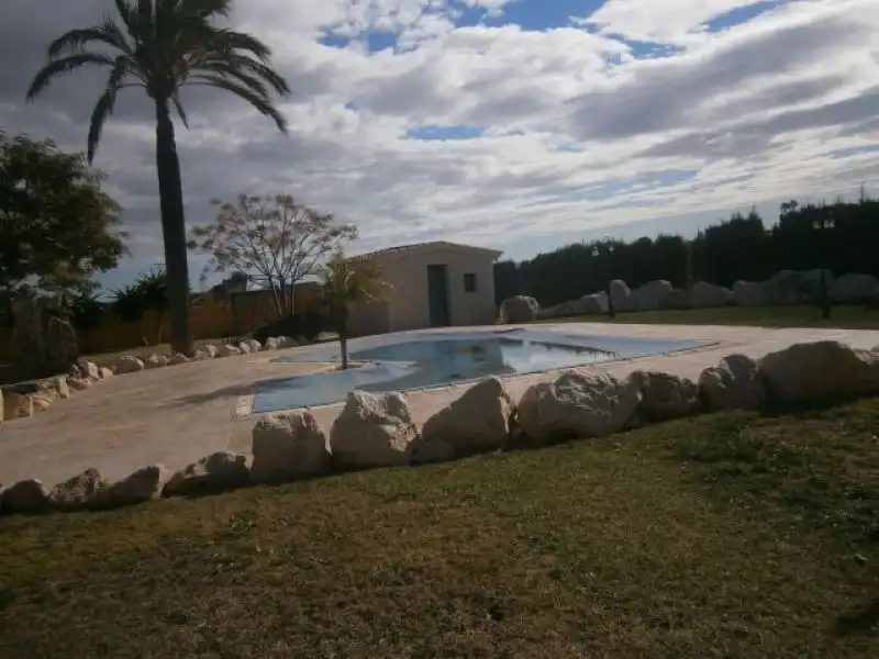 Piscina de Casa o xalet en venda en Novelda amb Aire condicionat, Calefacció i Jardí privat
