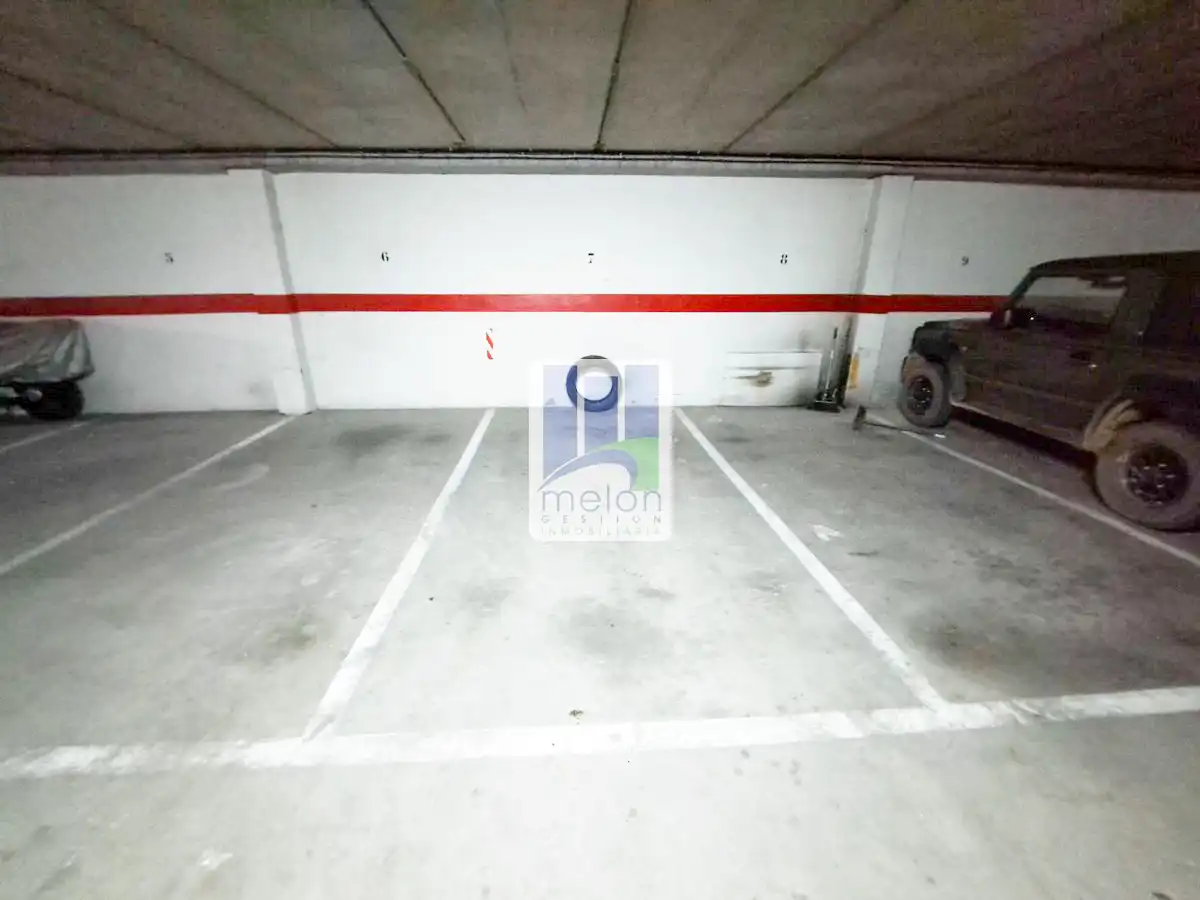 Parking de Piso en venta en Burgos con Trastero