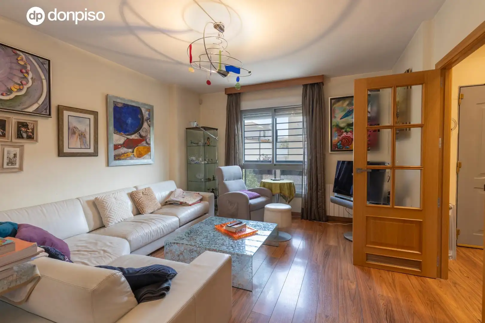 Sala de estar de Casa adosada en venta en Granada con Aire acondicionado, Calefacción y Balcón