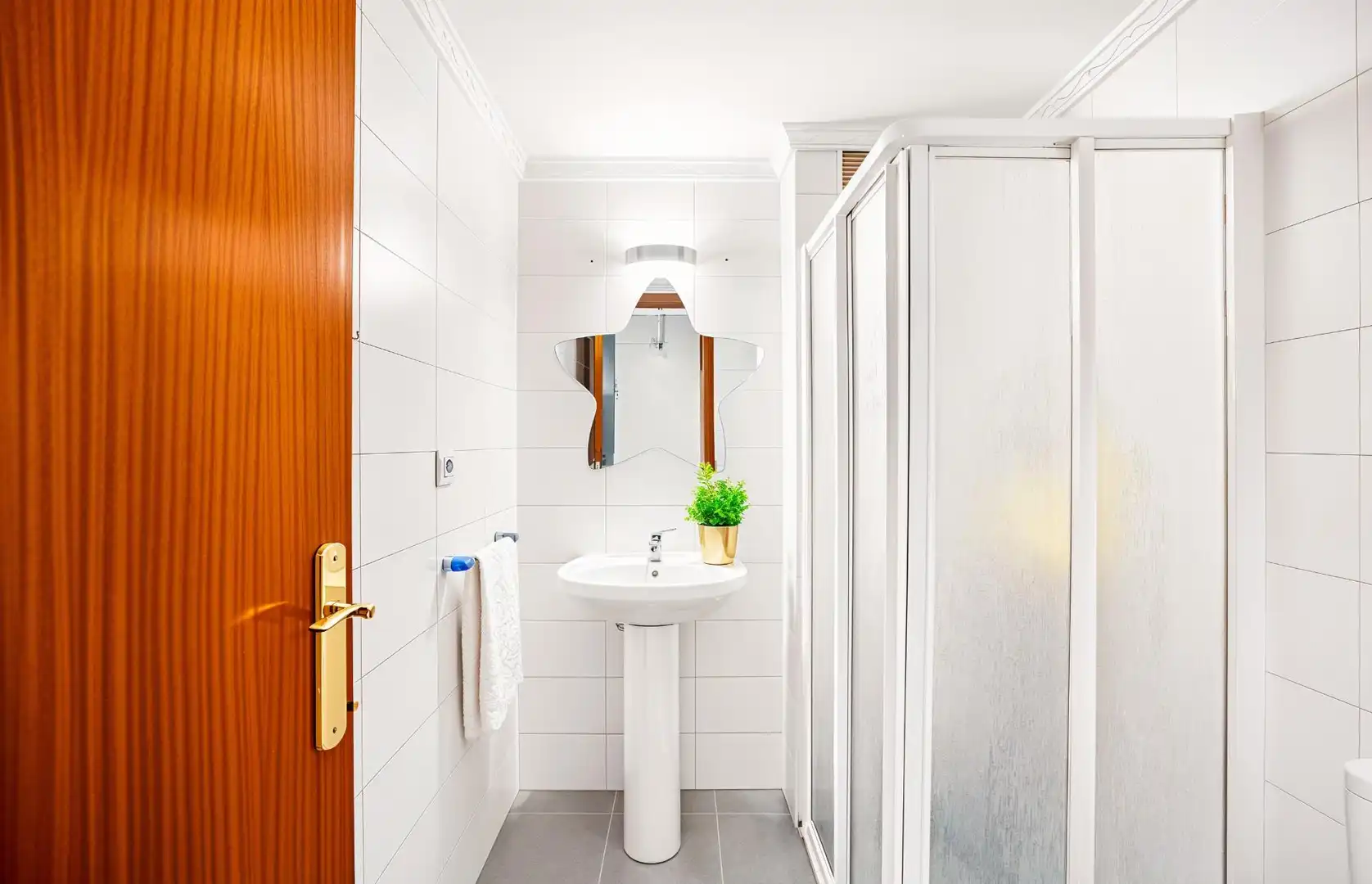 Baño de Piso en venta en Chiclana de la Frontera con Terraza, Trastero y Balcón
