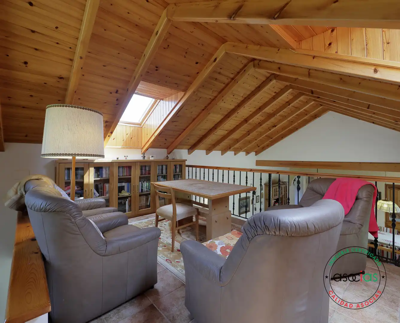 Sala d'estar de Casa o xalet en venda en Nava amb Calefacció, Parquet i Traster