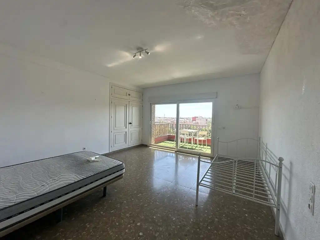Schlafzimmer von Wohnung zur Miete in Córdoba mit Schwimmbad