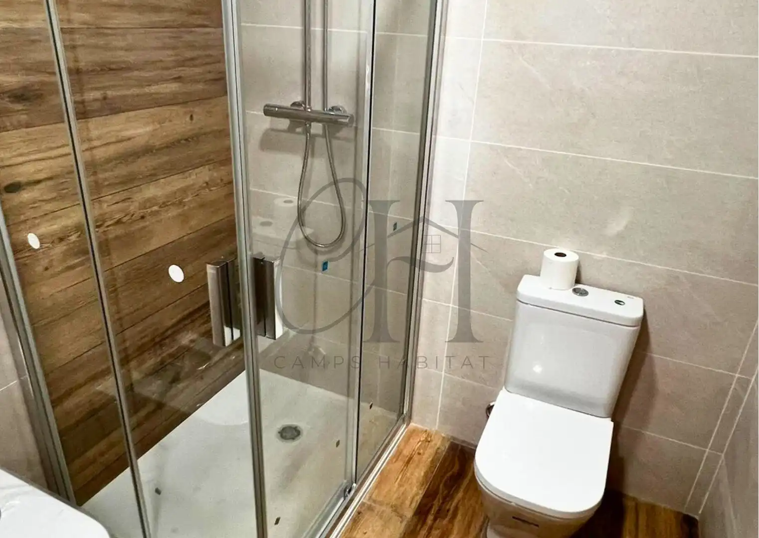 Bathroom of Flat for sale in Viladecans  with Air Conditioner, Heating and Parquet flooring