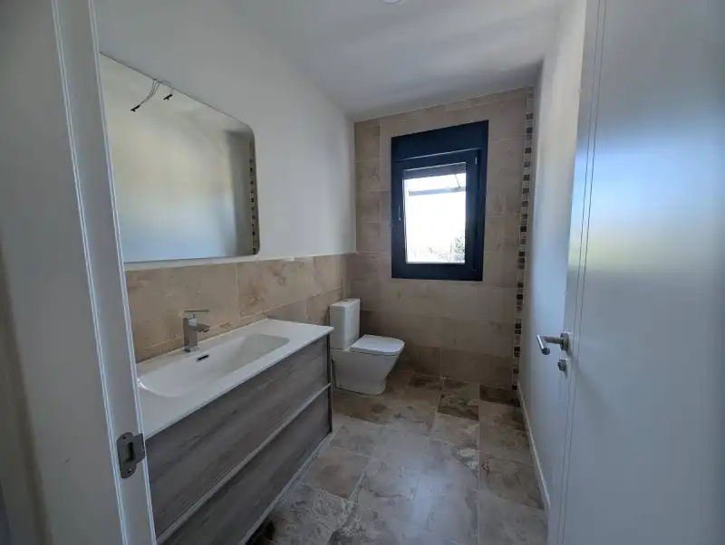 Baño de Casa adosada en venta en El Espinar con Calefacción y Terraza