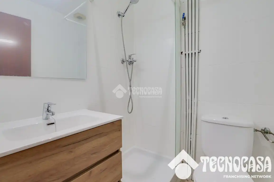 Baño de Piso en venta en Barcelona con Balcón