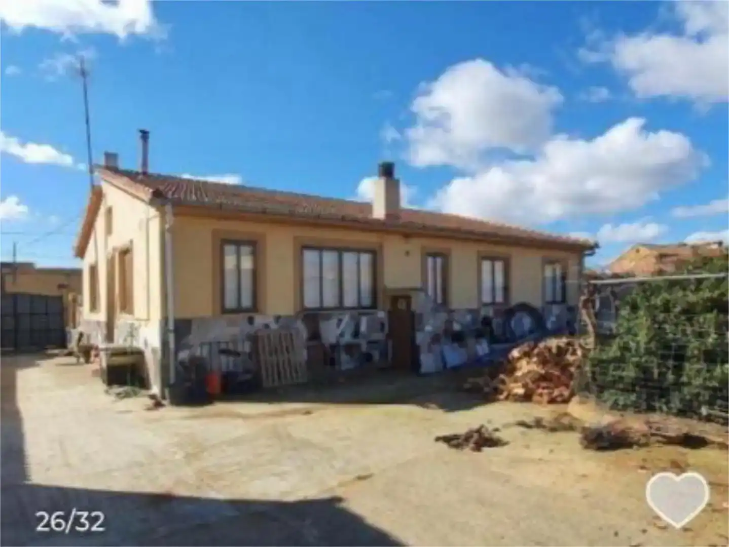 Vista exterior de Casa o xalet en venda en Gordoncillo amb Jardí privat